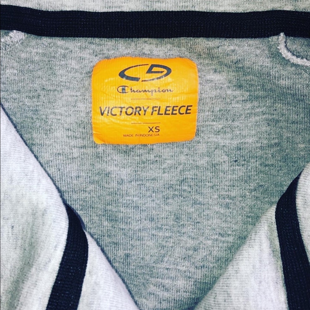 Champion zip up - Picture 4 of 4